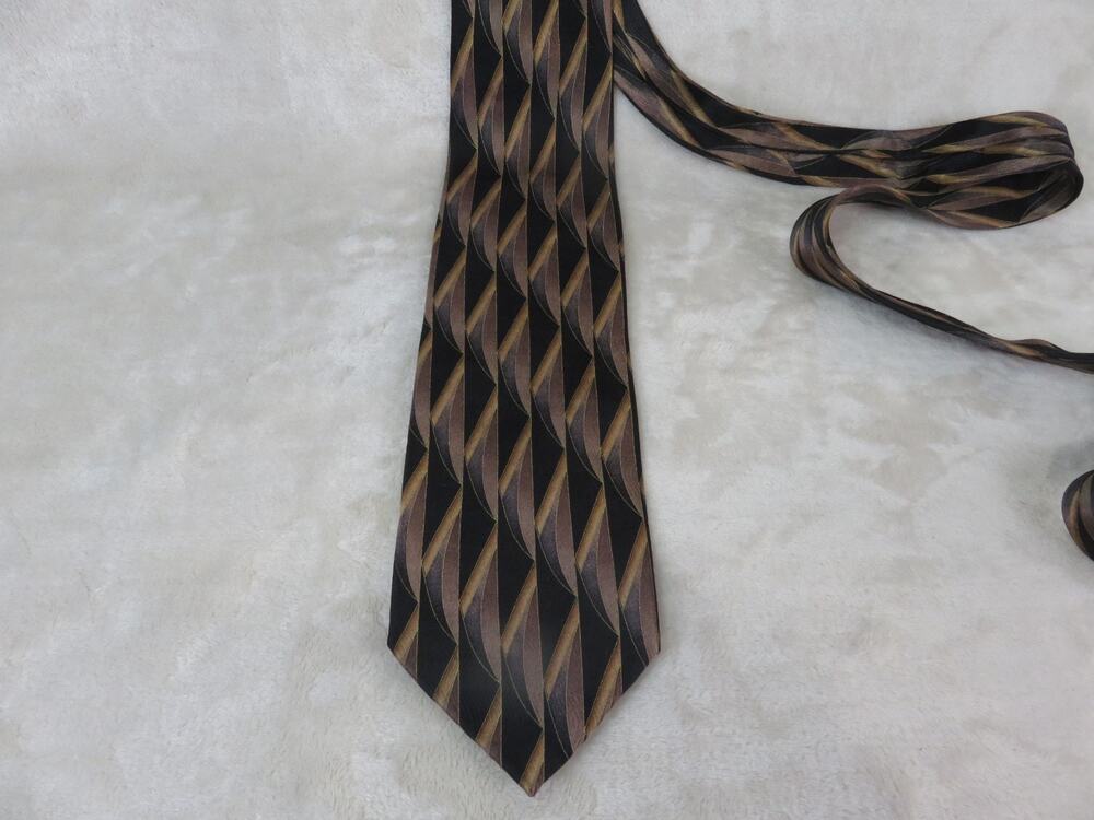 Vintage F. Edwards Classic Menswear Tie Geometric Designer All Silk 4"x59"